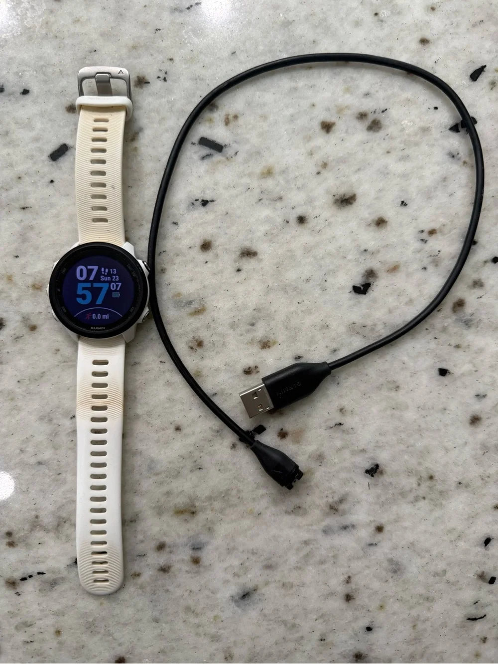 Garmin 235 + charger cable